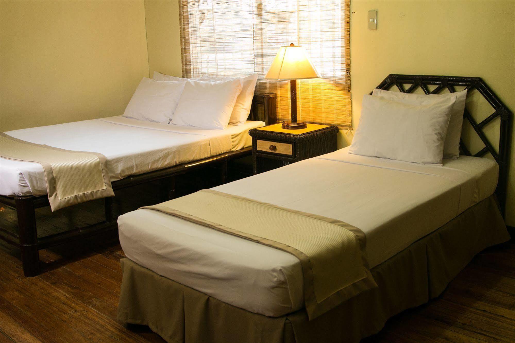 Matabungkay Beach Hotel Lian Buitenkant foto
